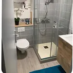 Bleu Idealement Situe Gare Coeur De Acces Bus Direct Futuroscope Apartman *
