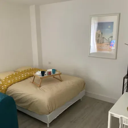 Apartman Bleu Idealement Situe Gare Coeur De Acces Bus Direct Futuroscope Poitiers